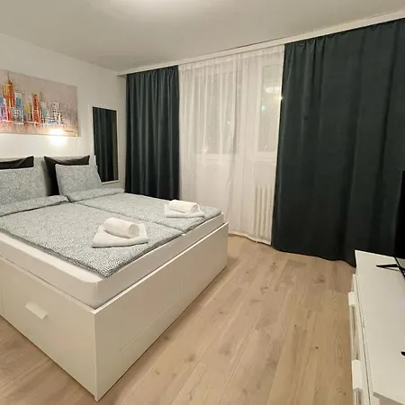 Cherry Arena Apartment